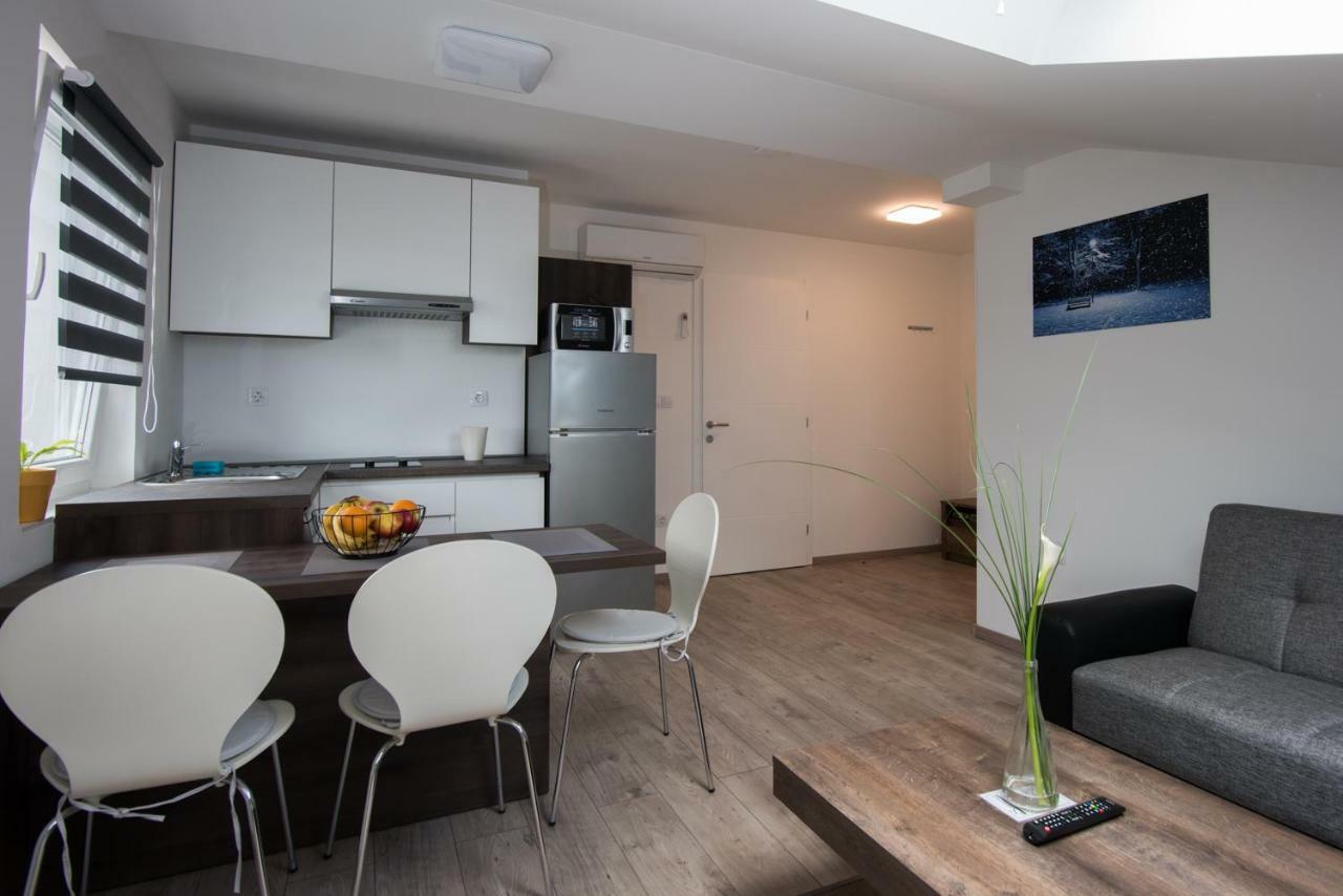 אוסילק Seasons Apartmani מראה חיצוני תמונה